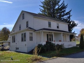 320-322 Sofia Coxe Dr in Drifton, PA - Building Photo - Building Photo