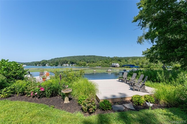 property at 9 S Shore Dr