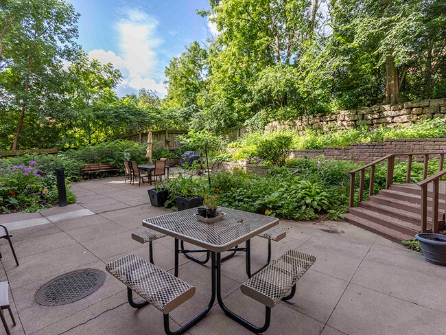 Rivertown Commons in Stillwater, MN - Foto de edificio - Building Photo