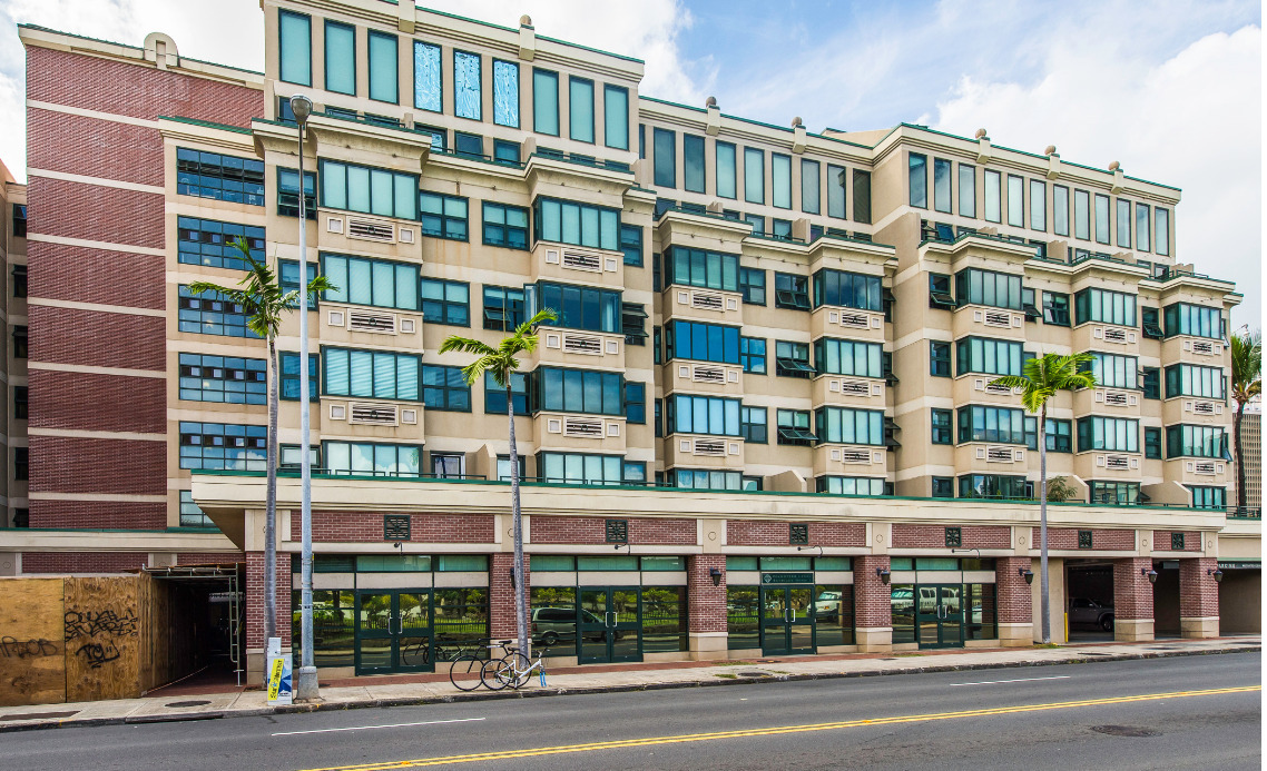 Honuakaha Senior Rentals 62+ in Honolulu, HI - Building Photo