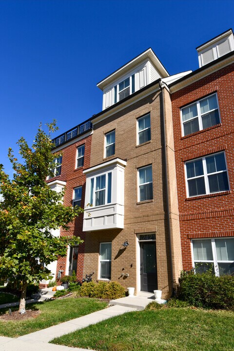 2421 Auden Dr in Silver Spring, MD - Building Photo