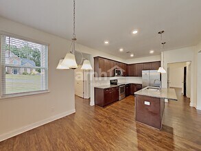 5825 Winding Lakes Dr in Cumming, GA - Foto de edificio - Building Photo