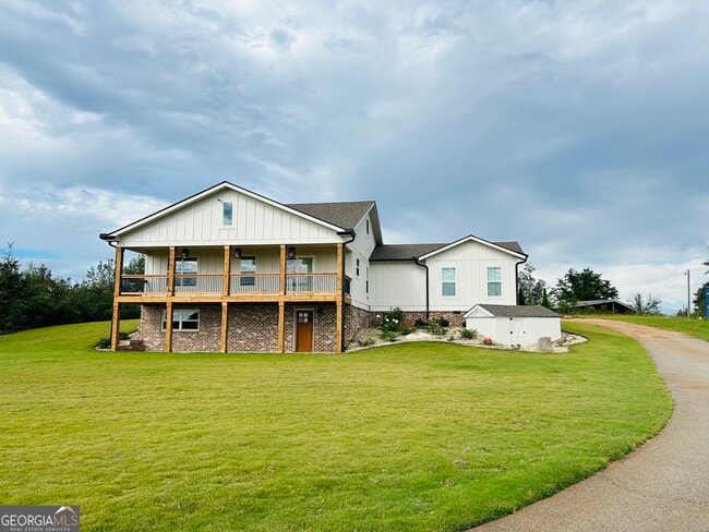 425 Smokey Rd in Newnan, GA - Building Photo - Building Photo