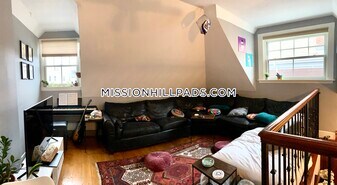 126 Calumet St in Boston, MA - Building Photo