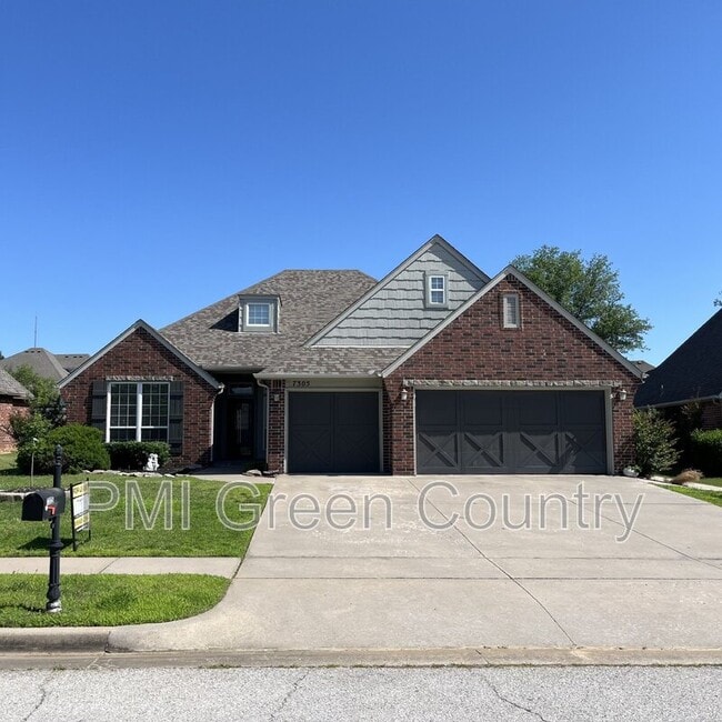 property at 7305 E Indianola St