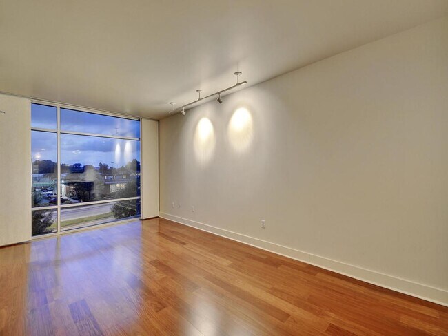 210 Lee Barton Dr in Austin, TX - Building Photo - Building Photo