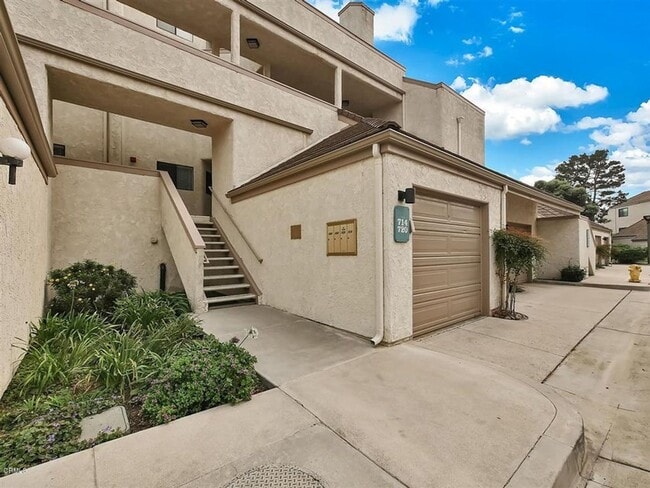 property at 714 Island View Cir