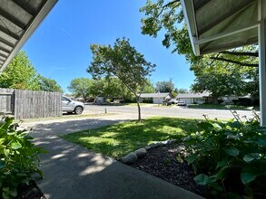 7795 Glen Tree Dr in Citrus Heights, CA - Building Photo - Building Photo
