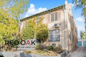 852 N Oxford Ave in Los Angeles, CA - Foto de edificio - Building Photo