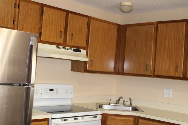 58 Craftwood Rd in Waterbury, CT - Building Photo - Building Photo