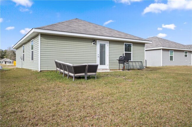 7847-7842 Monterey Dr in Theodore, AL - Building Photo - Building Photo