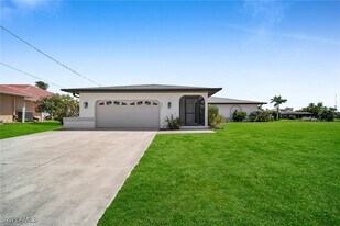 2861 SW 23rd Pl in Cape Coral, FL - Building Photo