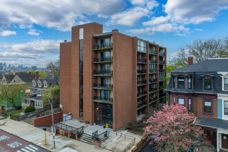 Summit Condominiums in Somerville, MA - Building Photo - Building Photo