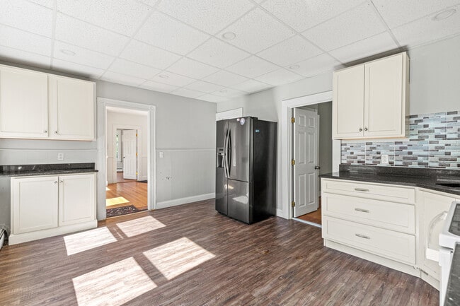 174 Bartlett St, Unit 2 in Lewiston, ME - Building Photo - Building Photo