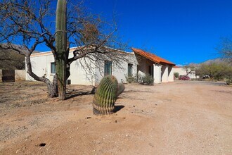 11251 E Placita Molino in Tucson, AZ - Building Photo - Building Photo