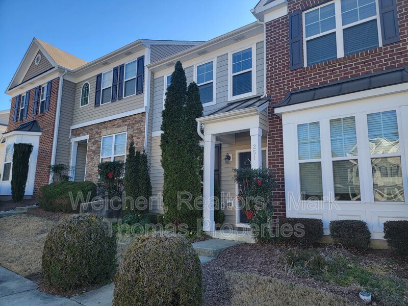 100 Stratford Lakes Dr in Durham, NC - Building Photo