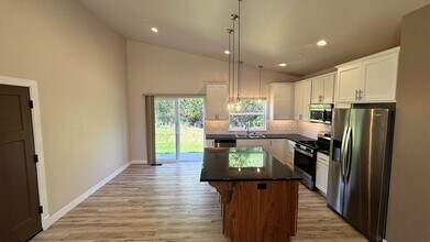 3020 Nellie Wy in Fortuna, CA - Building Photo - Building Photo
