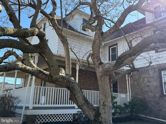 124 W Butler Pike in Ambler, PA - Building Photo - Building Photo