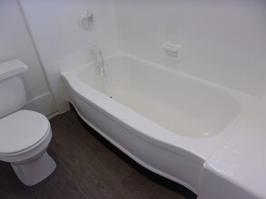 Grand in Corona, CA - Building Photo - Interior Photo