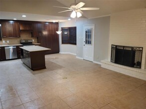343 Windsor Square in Alvin, TX - Foto de edificio - Building Photo