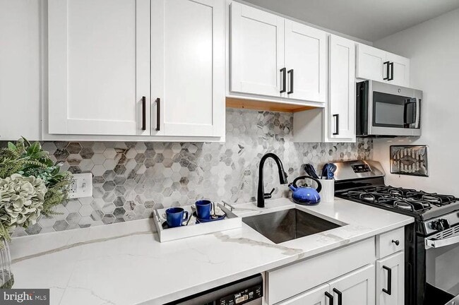 4002 Linkwood Rd in Baltimore, MD - Building Photo - Building Photo