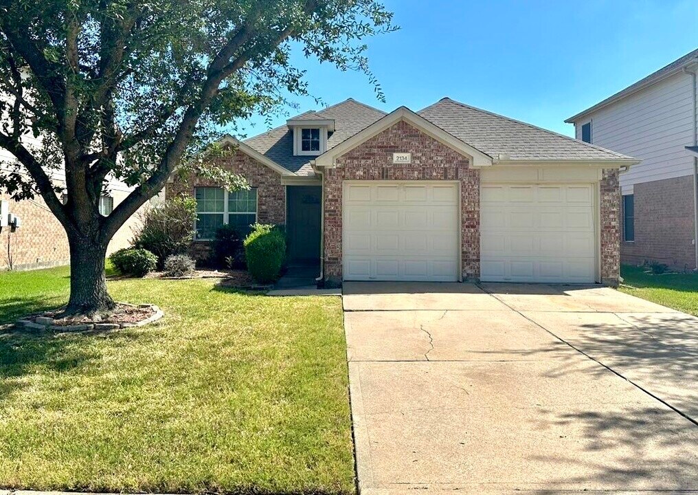 2134 Forest Ranch Dr in Houston, TX - Foto de edificio