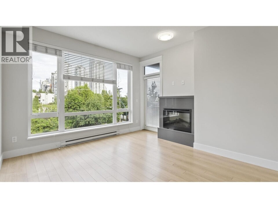 1188 Johnson St in Coquitlam, BC - Building Photo