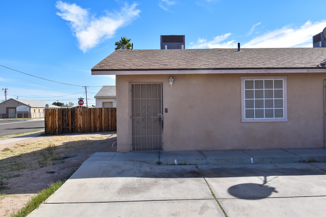 255 E 23rd St in Yuma, AZ - Building Photo