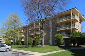 Holly Hill Condominiums in District Heights, MD - Building Photo - Building Photo