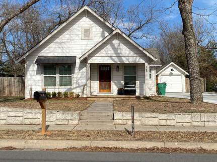 867 N Ollie Ave in Stephenville, TX - Building Photo