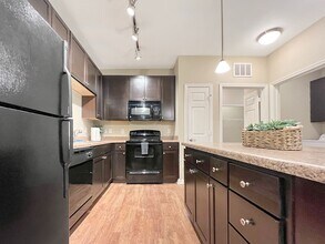 1770 Bearberry Cir in Lutz, FL - Building Photo - Building Photo