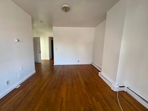 846 Huntington Ave, Unit 3 in Boston, MA - Foto de edificio - Building Photo