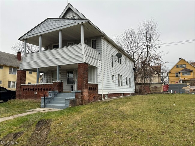 12406 Tuscora Ave-Unit -Downstairs in Cleveland, OH - Building Photo - Building Photo