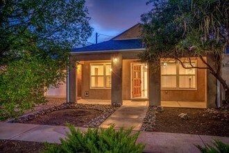 811 7th St NW in Albuquerque, NM - Building Photo - Building Photo