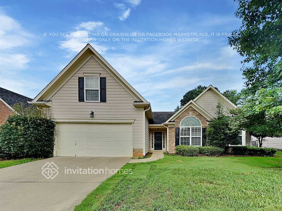 1029 S Creek Dr in Villa Rica, GA - Building Photo