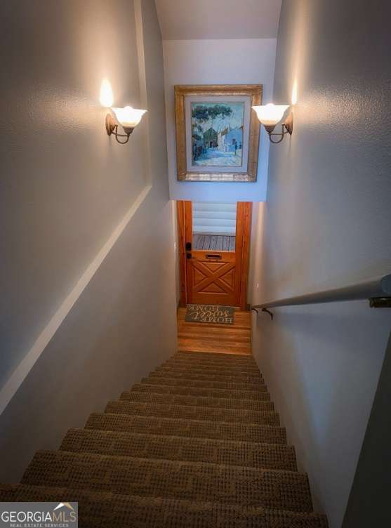 544 E Main St in Blue Ridge, GA - Foto de edificio - Building Photo