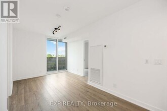 30 Tretti Wy in Toronto, ON - Building Photo - Building Photo