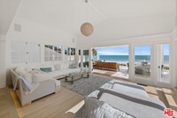 22416 Pacific Coast Hwy in Malibu, CA - Building Photo - Building Photo