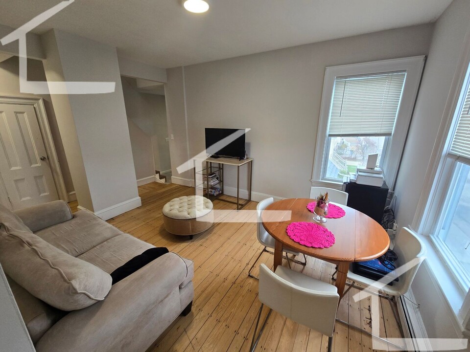 4b Pearl St in Watertown, MA - Building Photo