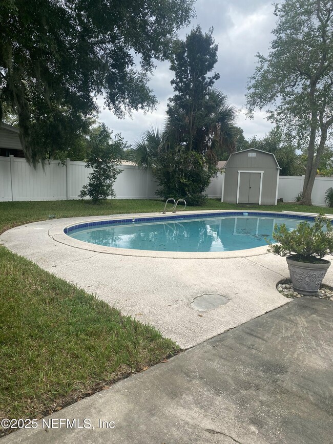 1007 Grove Park Blvd