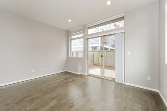 3220 SW Morgan St in Seattle, WA - Foto de edificio - Building Photo