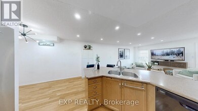 1121 Foxglove Pl in Mississauga, ON - Building Photo - Building Photo