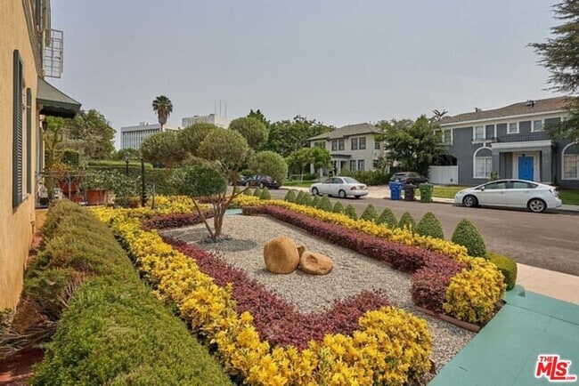 703 1/2 Lorraine Blvd in Los Angeles, CA - Building Photo - Building Photo