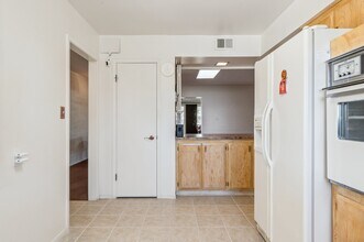 10288 W Snead Cir N in Sun City, AZ - Building Photo - Building Photo