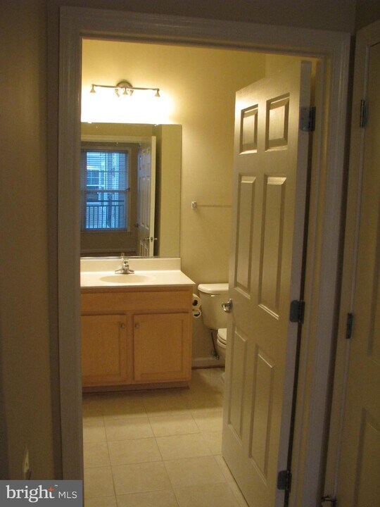 3820 Lightfoot St-Unit -316 in Chantilly, VA - Foto de edificio