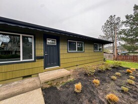 3220 Harris St in Eugene, OR - Building Photo