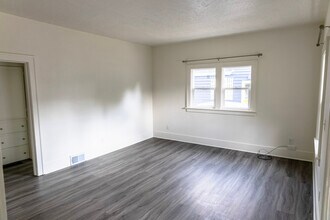 1104 S Main Ave in Sioux Falls, SD - Building Photo - Building Photo