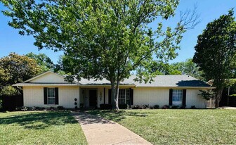 401 Lake Louise Ct in Fort Worth, TX - Building Photo