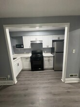 921 Bonaparte Ave in Baltimore, MD - Foto de edificio - Building Photo