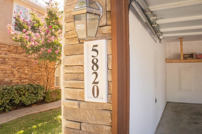 5820 Stone Mountain Rd in The Colony, TX - Foto de edificio - Building Photo